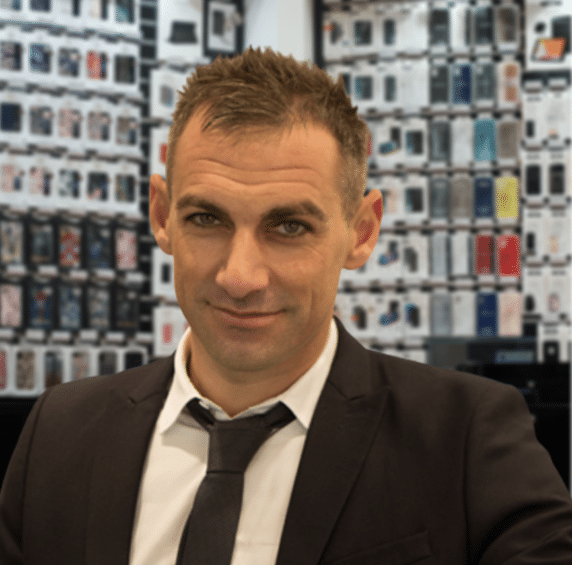 Cédric Holtzer, franchiseur et fondateur de Case 4 You. Une enseigne accompagnée par Franchise Management dans son développement.