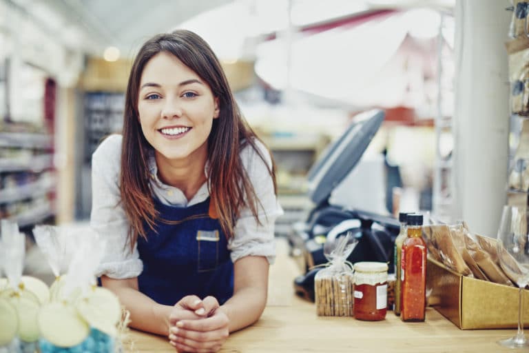 les avantages de la franchise pour le franchiseur et le franchise une franchisé dans son magasin Les avantages de la franchise pour le franchiseur et le franchise une franchisé dans son magasin