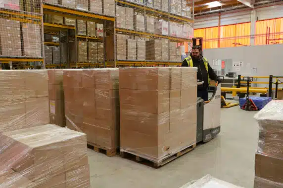 Don en nature : comment ADN valorise les invendus des entreprises